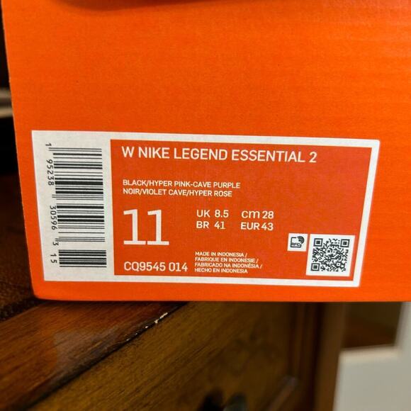 Nike Shoes Womens 11 Black Hyper Pink Cave Purple Legend Essential 2 Shoes NEW - Picture 8 of 12